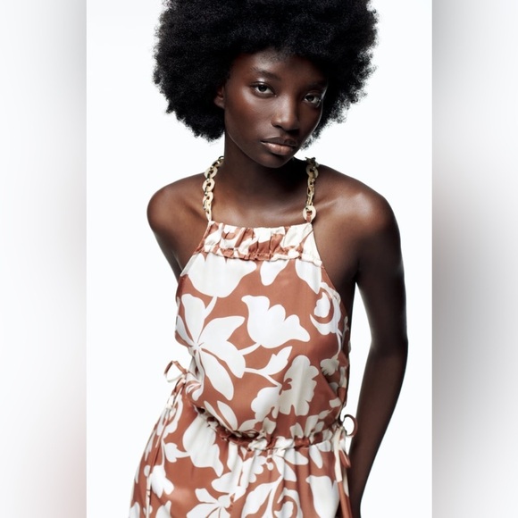 Zara nwt floral printed boho halter satin effect wide leg jumpsuit with chain - Picture 2 of 8